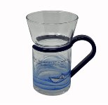 Teeglas blauer Griff